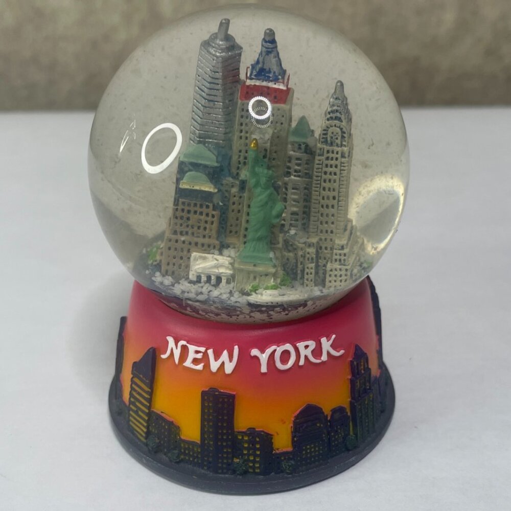 New York Snow Globe